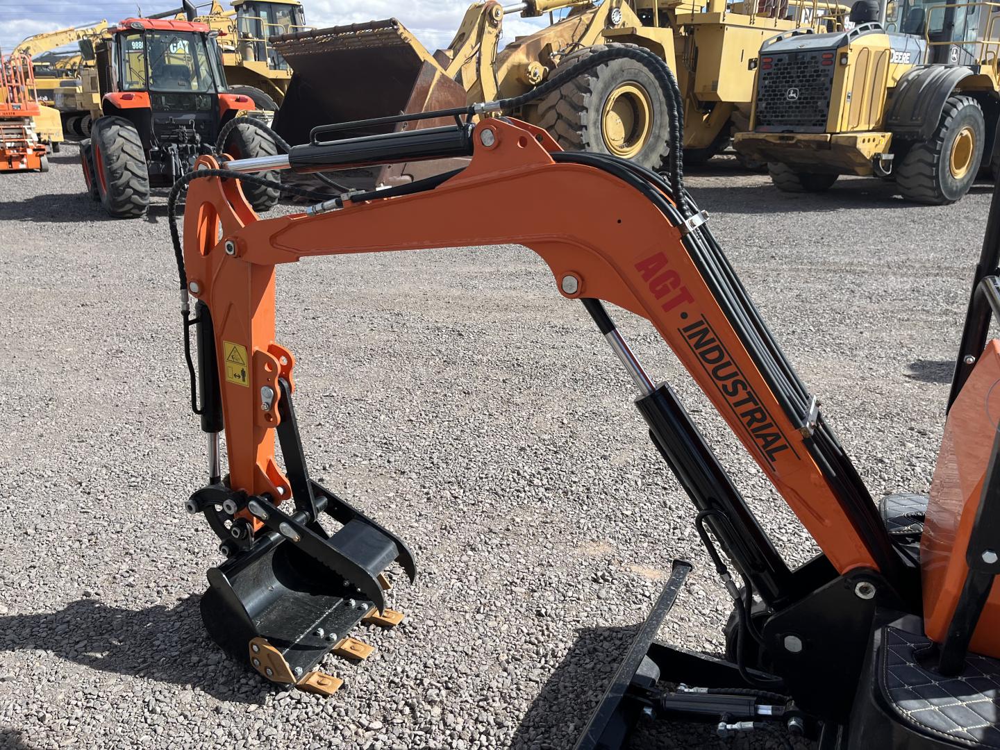 ./imagenes/INVOICE/2019/17382/MINIEXCAVADORA AGROTK QH12 (11).JPG